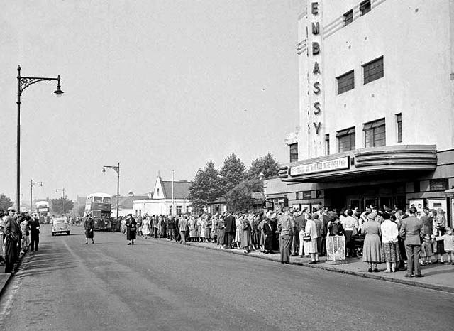 Embassy Cinema,  Boswall Parkway, 1957  -  Queue for 'Bridge on the River Kwai'