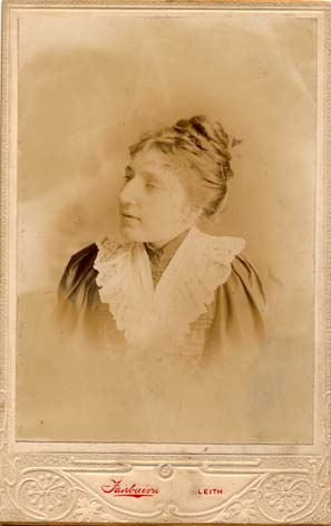 Cabinet Print of of a Lady  -  by Fairbairn, Leith  -  blank on the back