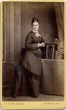 Carte de visite of a lady from the Kirkcaldy studio of TR Rodger (front)