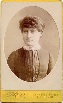 Carte de visite from the studio of John Ross at 25 George Street  -  Lady with Lace Collar