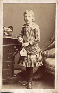 The back of a carte de visiet by James Good Tunny  -  1875-1886  -   Girl_with_instrument