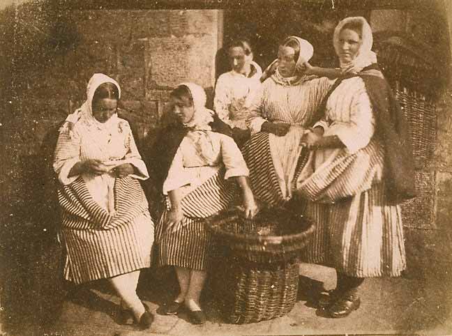 Hill & Adamson calotype of Newhaven Fishwives - 5