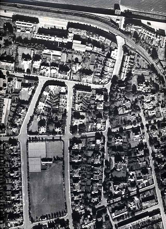 Aerial view of North-west Trinity, Edinburgh  -  1947