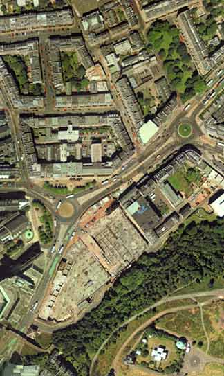 Detail from aerial photograph of Edinburgh  -  XYZ Digital Map Cc, 2001  -  Greenside