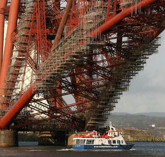 Zoom-in to a photograph of 'Maid of the Forth' passing under the Forth Bridge   -  October 30, 2005
