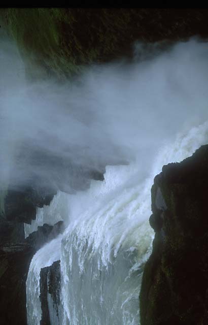 Photograph by Peter Stubbs  -  July 2001  -  Icelandic Waterfall