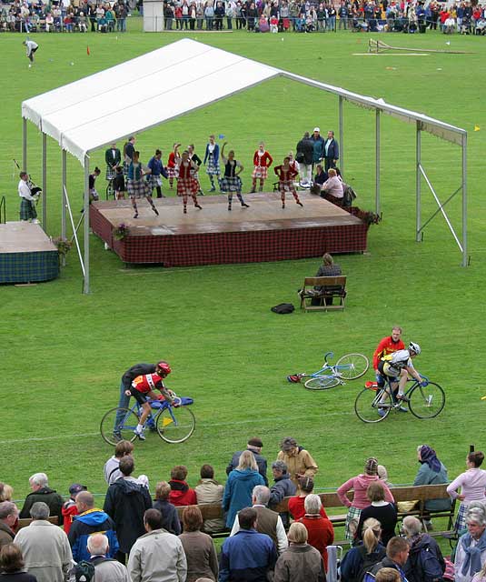 Scottish Highland Games  -  Pitlochry  -  10 September 2005  -  Scottish Country Dancing and Cycling