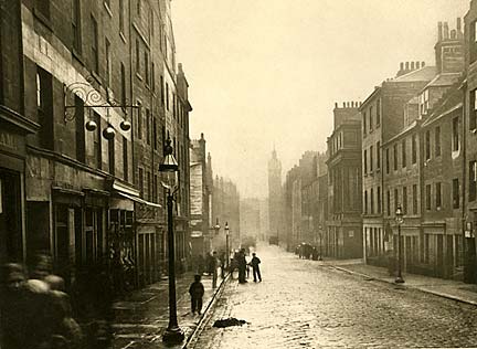 Photogravure by James Craig Annan, taken from Thomas Annan's photographs of the Old Closes and Streets og Glasgow