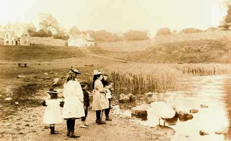 Photograph by an unidentified photographer  -  Duddingston Loch, 1890s