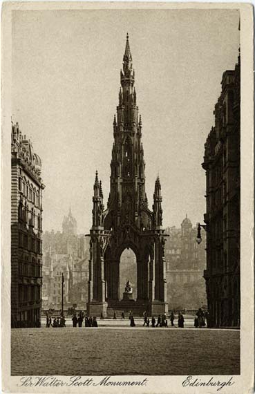 Postcard  -  Castle Series  -  Sir Walter Scott Monument