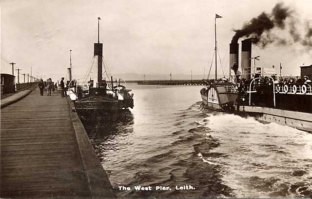 Postcard - Holmes Real Photographic Series  -  The West Pier, Leith