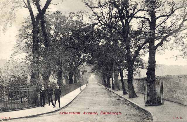 Postcard published by John R Russel of Edinburgh (JRRE)  -  Arboretum Avenue, Inverleith