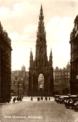 Post Card - The Scott Monument in Princes Street - PCC Philco Series