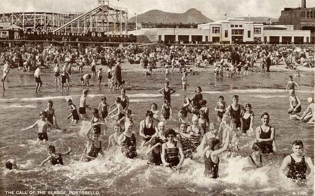 Valentine Postcard  -  'The Call of the Seaside, Portobello'  -   1935