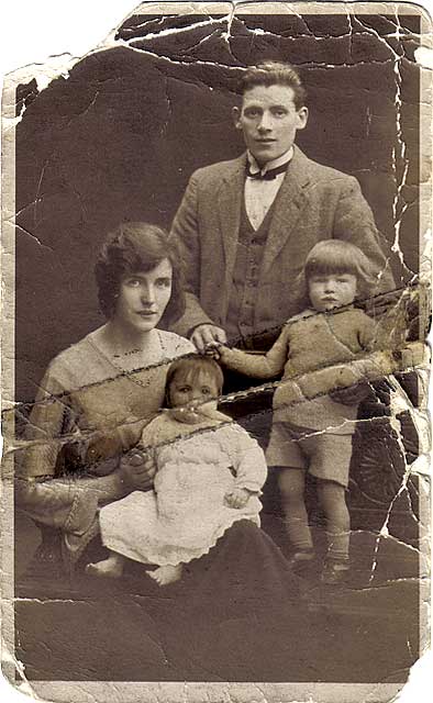 Postcard Portrait  -  Alex Roberts  -  The Conway Family  -  Negative No 97517