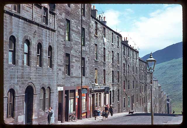 Photograph taken by Charles W Cushman in 1961 - Arthur Street, Dumbiedykes, Edinburgh