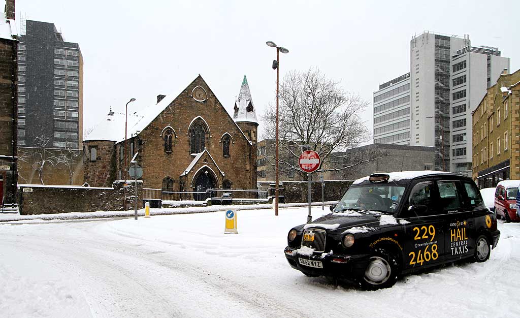 Looking west towards Chapel Street and Edinburgh University Buildings  -  Snow, December 2009