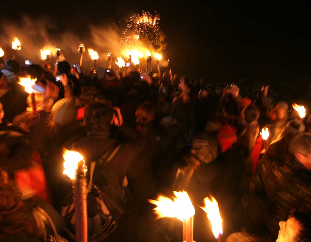 Torchlight Procession reaches Calton Hill  -  December 29, 2008