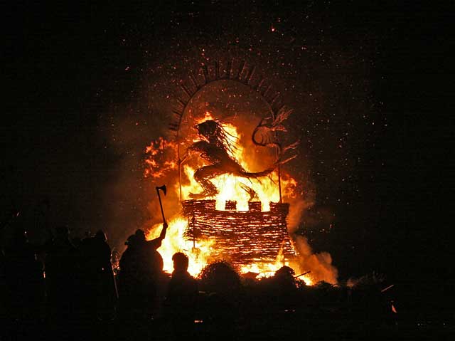 Burning a Wicker Effigy of a Rampant Lion at the top of Calton Hill, at the end of the Torchlight procession  -  December 29, 2008