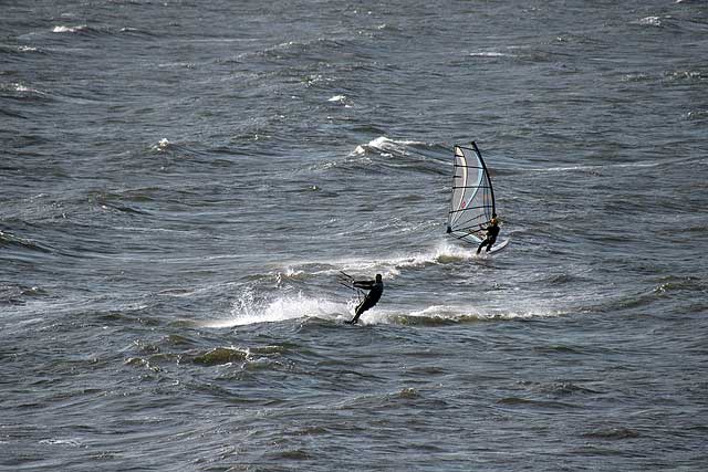 Kitesurfing and windsurfing between Cramond and Silverknowes - July 2009
