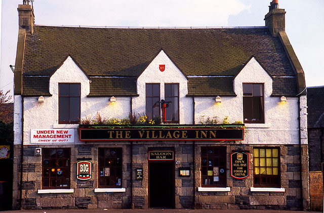 Davidson's Mains  -  The Village Inn  -  1999