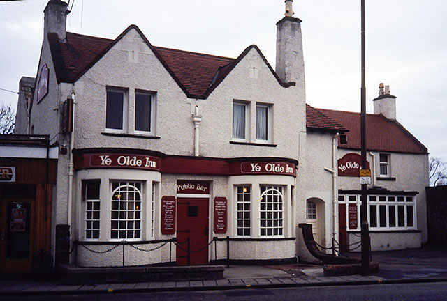 Davidson's Mains, Ye Olde Inn  -  1985