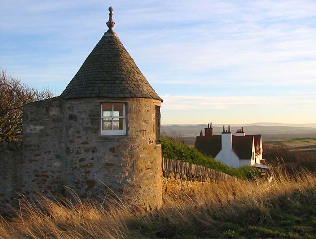 Digital image of the shelter on Gullane Hill.  This appears not to be the same building as in the photograph above taken from the early glass negative.