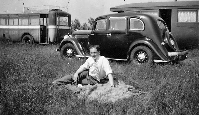 Holiday Caravan near Kinghorn, Fife.  Bob Gournay, now living in Biggar, Lanarkshire, spent holidays here in the late 1940s.