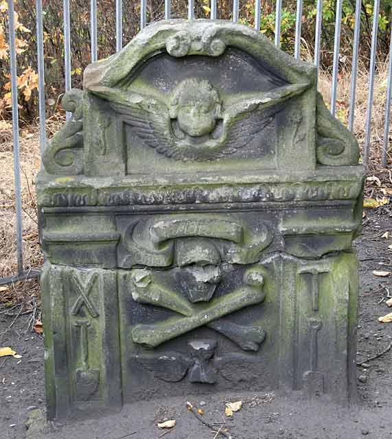 Gravestone in North Leith Graveyard  -  James Gray, died 1716  -  back of the gravestone