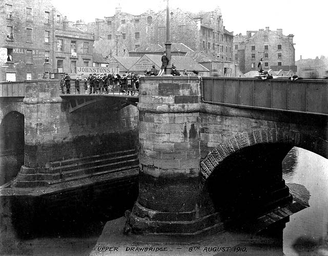 Upper Drawbridge over the Water of Leith at Sandport Place, Leith  -  2010Lower Drawbridge over the Water of Laith at The Shore, Leith  -  Removed 1910