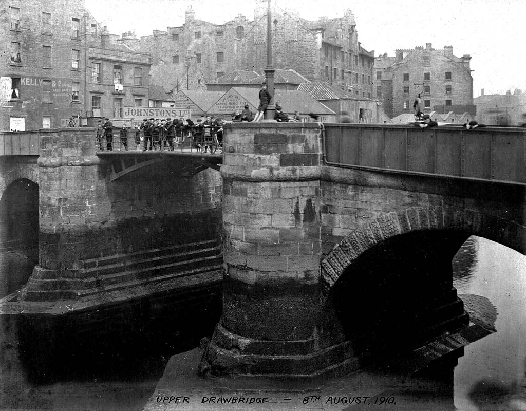 Upper Drawbridge over the Water of Leith at Sandport Place, Leith  -  1910