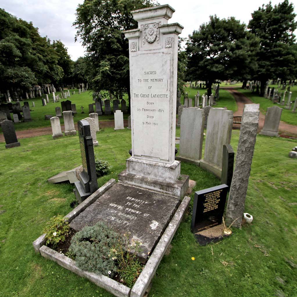Lafayette's Gravestone on a small mound near the entrance to  Piershill Cemetery, Edinburgh