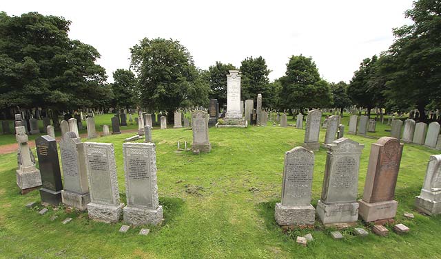 Lafayette's Gravestone at Piershill Cemetery, Edinburgh, surrounded by a circle of other gravestones