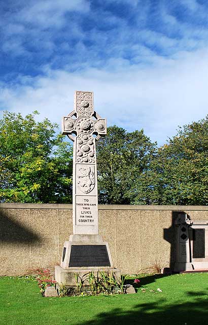 Roseburn Cemetery, Pilrig,  Edinburgh  -  Memorial to those who died in the Royal Scots troop train disaster near Gretna in 1915