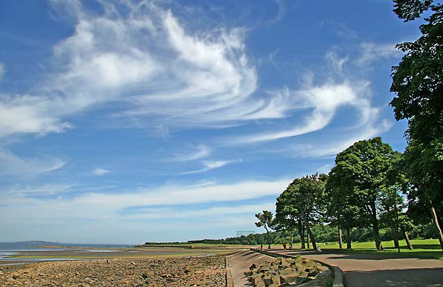 Looking to the east along Silverknowes Promenade