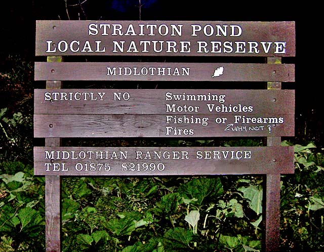 Local Nature Reserve Sign  -  Straiton Pond