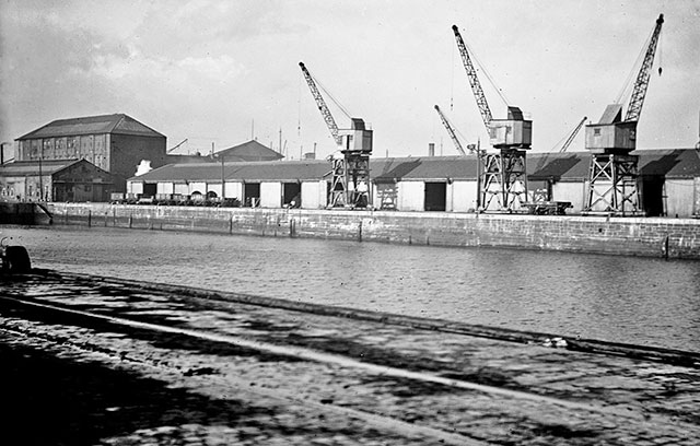 Where and when might this photo have been taken.  Is it one of the docks on the Firth of Forth?