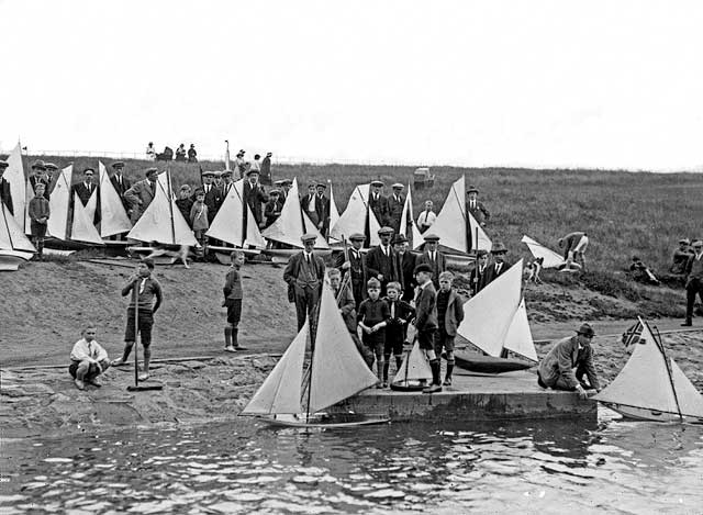Sailing Model Yachts  -  Where and When?