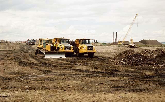 Edinburgh Waterfront  -  Work begins to prepare the land in Granton Western Harbour for developments  -  22 June 2004