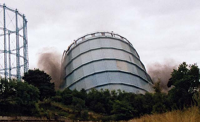 Edinburgh Waterfront  -  Demolition of one of the gasometers by controlled explosion  -  15 August 2004  -  Falling!  -  zoom-in