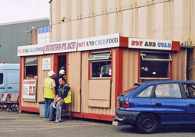 Edinburgh Waterfront  -  Derek'sPlace, selling hot and cold food, close to the entrance to Middle Pier, Granton Harbour  -  June 2006