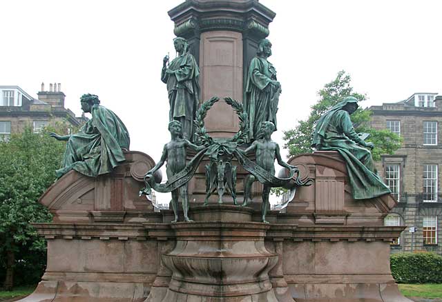 The Gladstone Monument in Coates Gardens  -  August 2006
