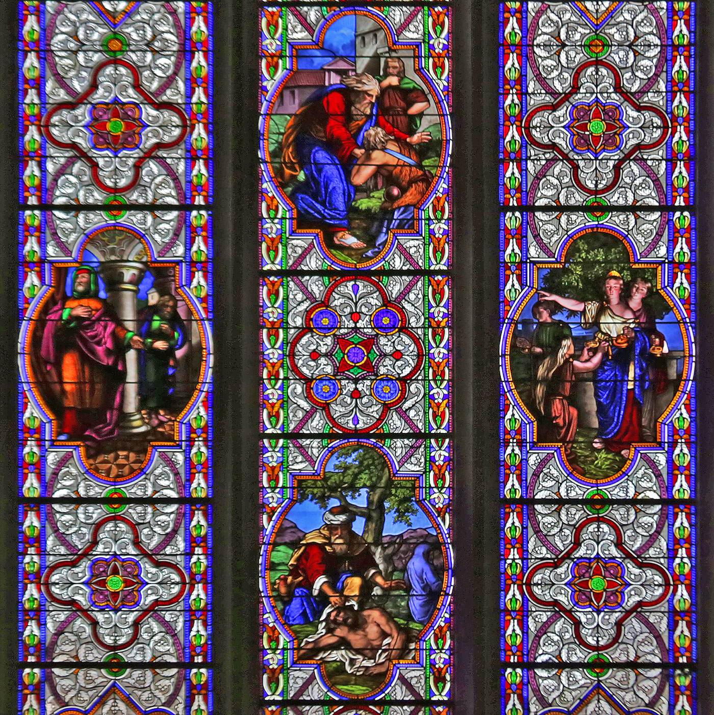 Stained Glass Windows at the West End of Greyfriar's Church  -  zoom-in