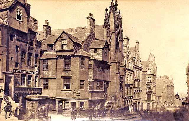 John Knox House and Temperance Hotel  -  When was this photo taken