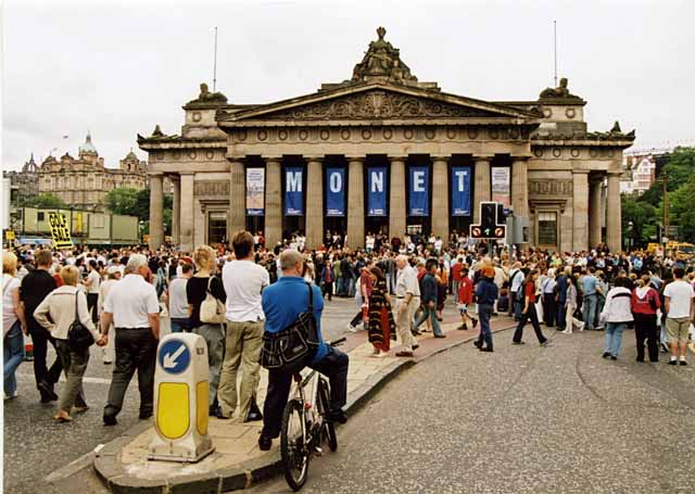 The National Gallery of Scotland at the foot of the Mound, with a crowd assembling to watch the Edinburgh Festival Cavalcade on 3 August 2003
