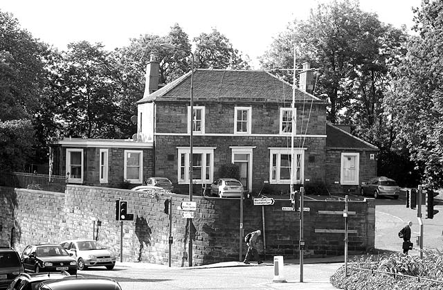 Royal Navy Club, i Broughton Road  -  On the corner of Broughton Road and Canonmills  -  June 2010