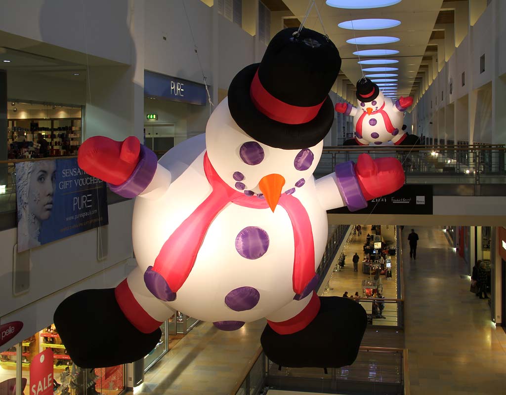 Snowmen at Ocean Terminal Shopping Centre  -  Christmas 2011