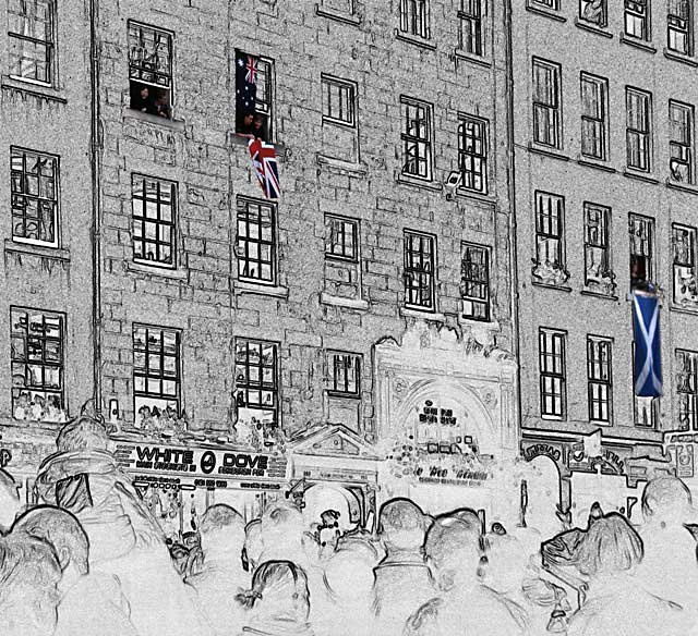 Scottish Parliament  -  Official Opening  -  Crowds in the Royal Mile
