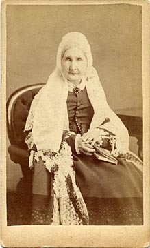 Carte de visite by Adam Diston  -  1884-1889  -  A Lady