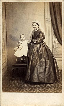 Carte de Visite printed by the Edinburgh Society for the Employment of Woman  -  Lady and Child  -  front